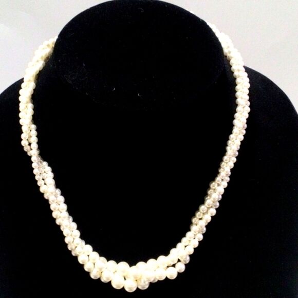 Vintage Napier Twisted Graduated White Faux Pearl Necklace - Picture 5 of 7